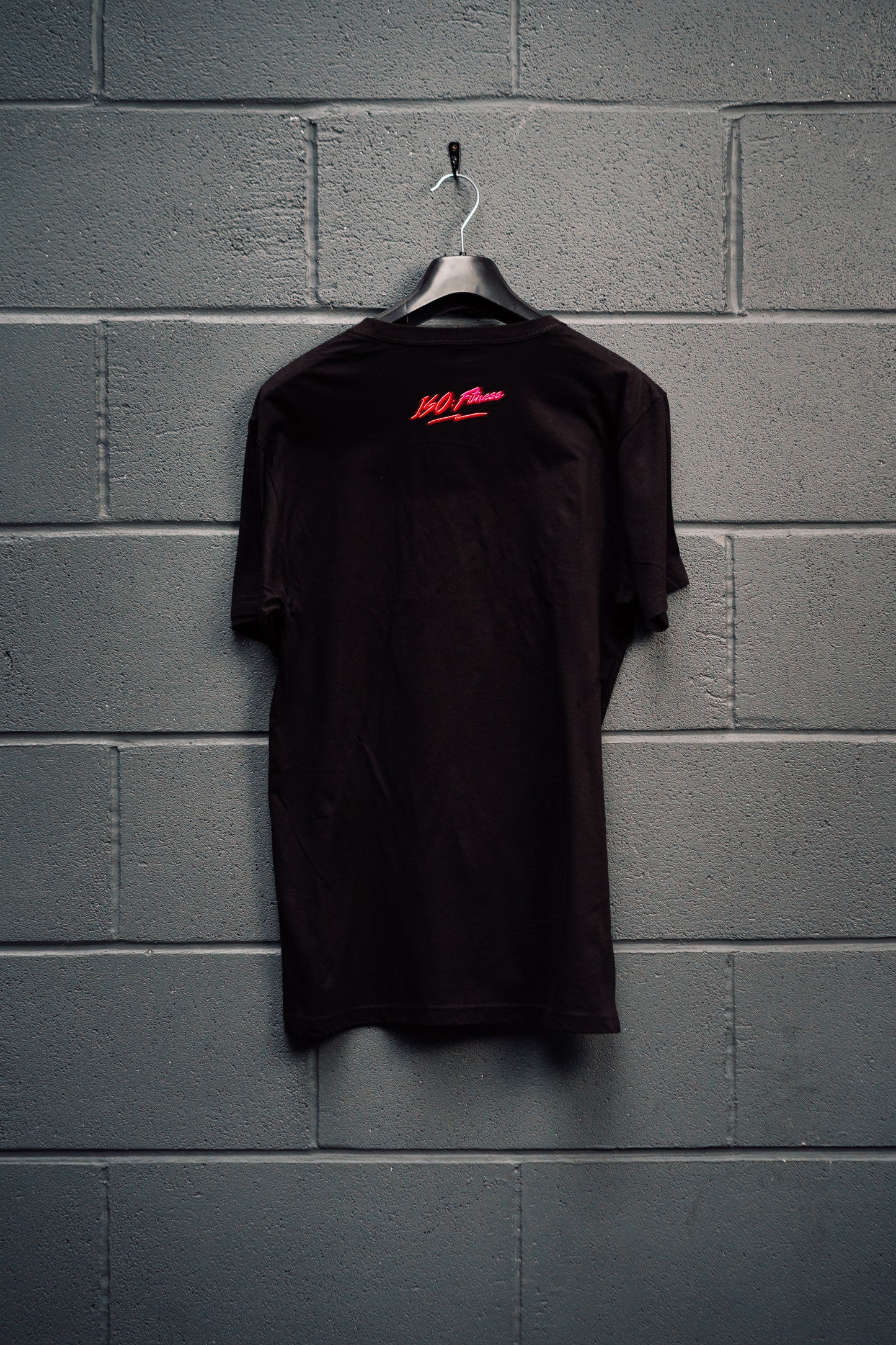 BLACK T-SHIRT: RETRO LOGO